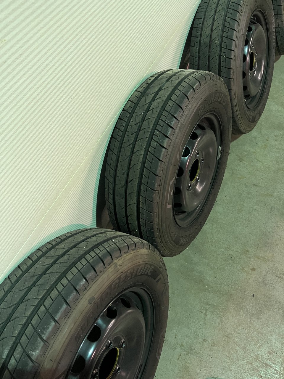 Renault master wielen / banden/doppen