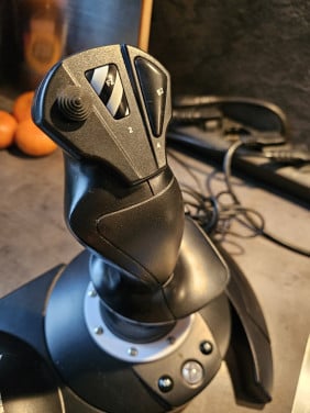 Zgan Thrustmaster T.Flight Hotas One Microsoft Flight Simulator....