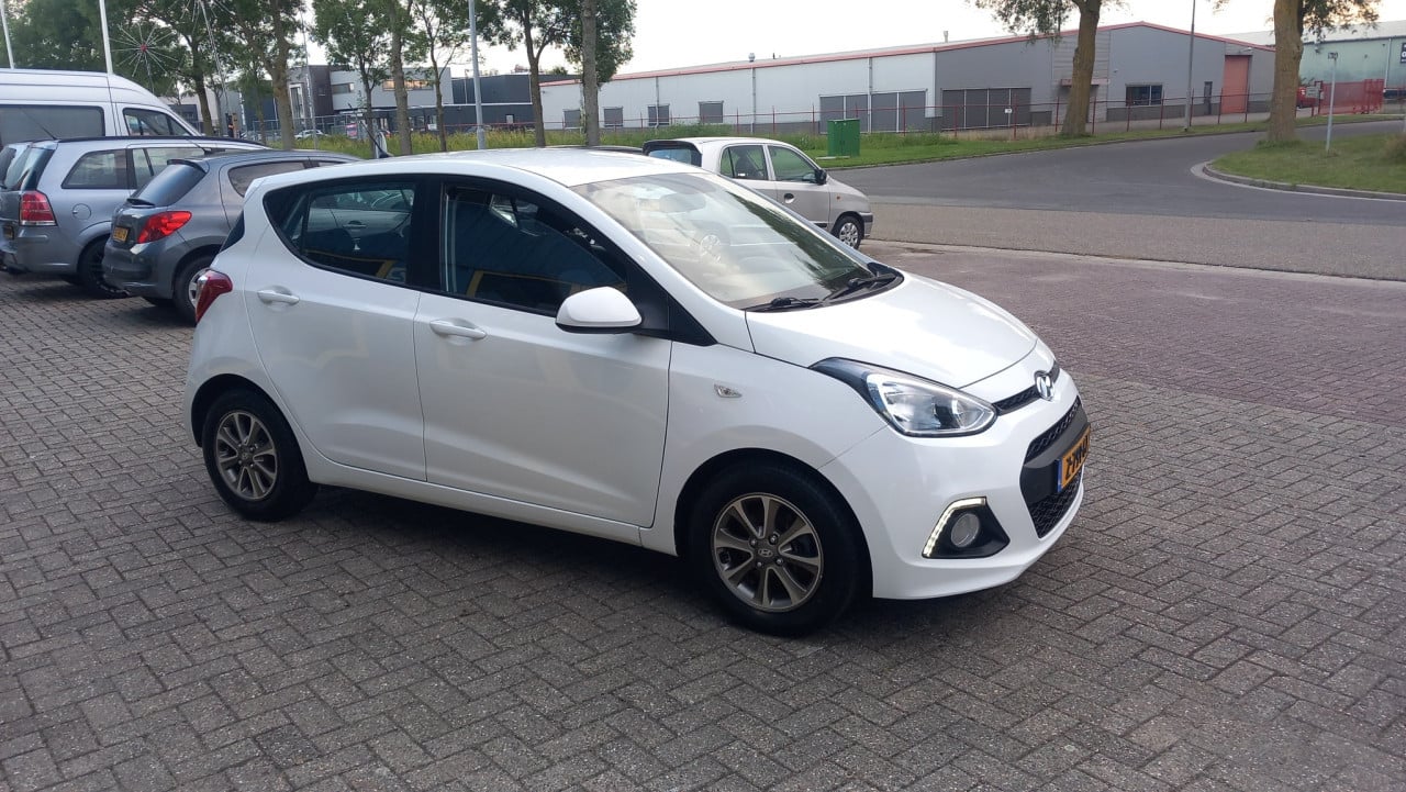 Hyundai I10 1.0 i I-Motion Comfort 5drs bj:2015 airco lm-velgen 103.000km