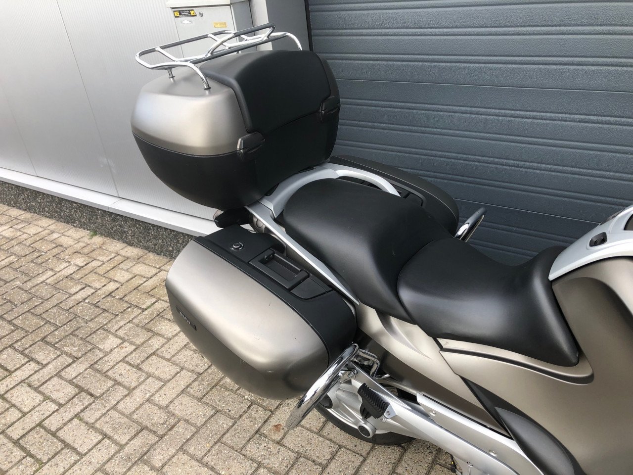 Hele nette en complete BMW R1200RT uit 2011 met 77dkm Akrapovic etc €6950,-