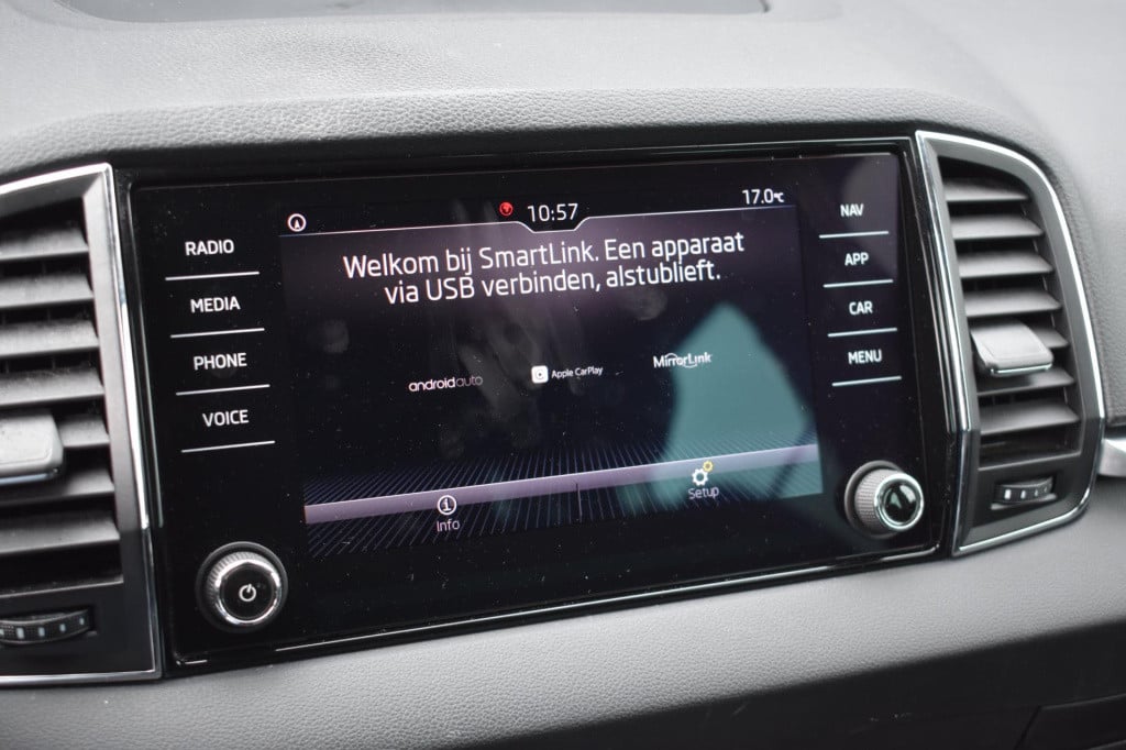 Skoda Karoq 1.5 tsi act | leder | trekhaak | camera | apple carplay | andro