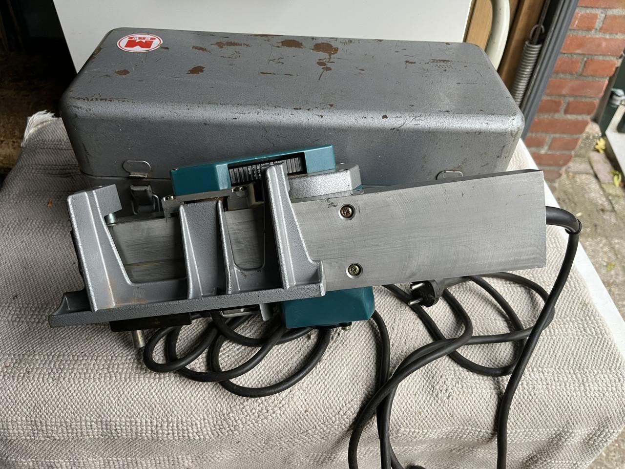 Schaafmachine Makita model 1100