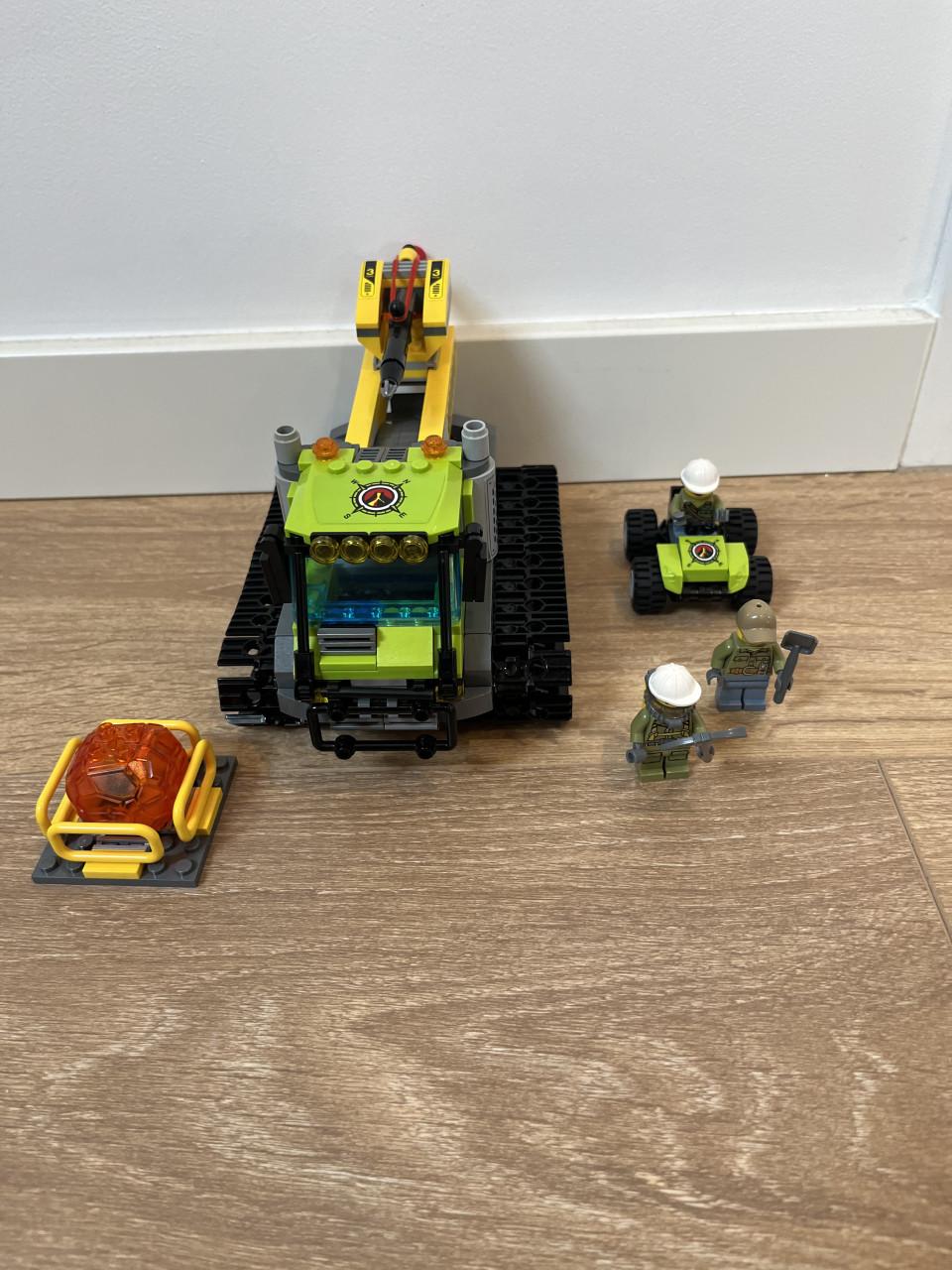 Lego vulkaan crawler