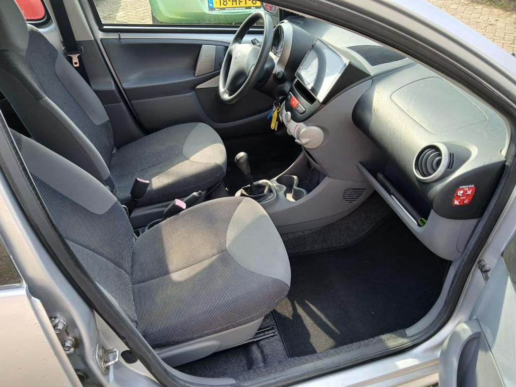 Peugeot 107 xr 1.0 | airco, carplay, beurt, jaar apk, 3 maanden garantie