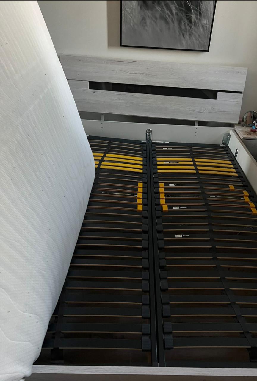 Tweepersoonsbed 140 cm x 200 cm