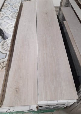 3030-291 ca 38 m² houtlook tegels, 20x120 cm van € 54,95/m²  voor