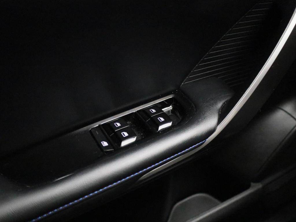 MG Mg4 64 kwh luxury | automaat | navigatie | climate control | apple carpl