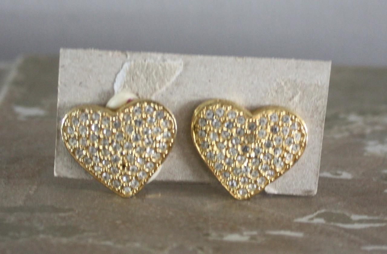 Goudkleurige oor stekers hartjes en steentjes