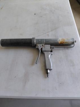 Te koop kitspuit op luchtdruk