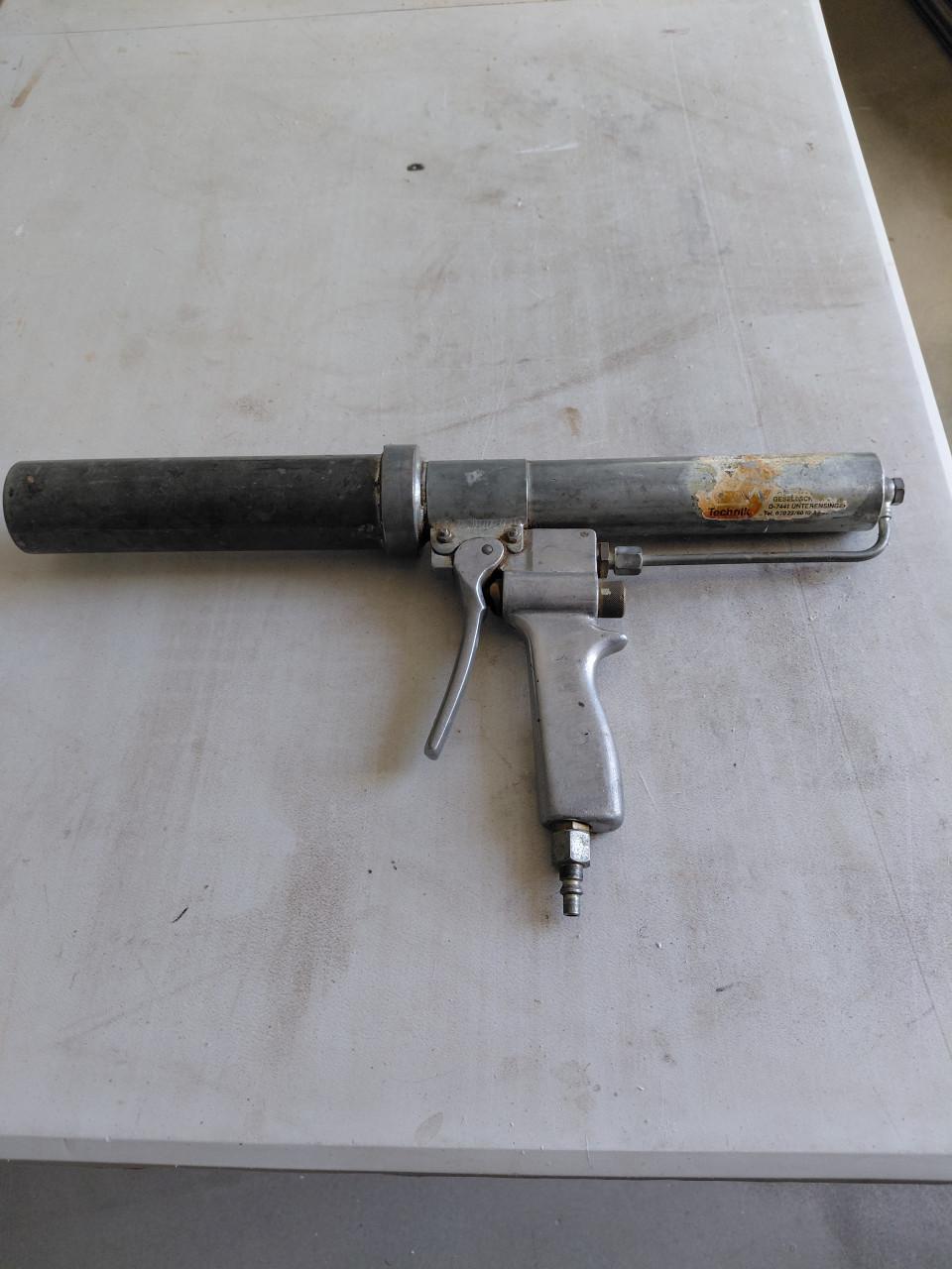 Te koop kitspuit op luchtdruk