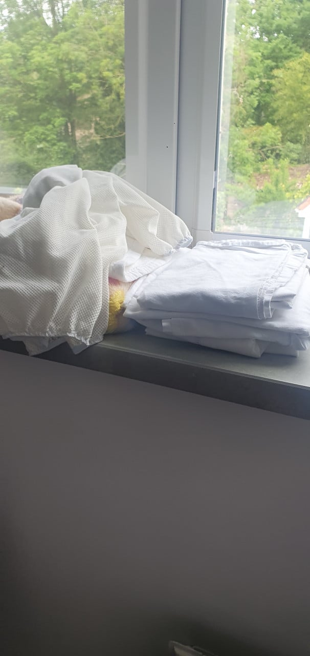 Ledikantje. lengte 120 cm, breedte 60 cm, hoogte 80 cm