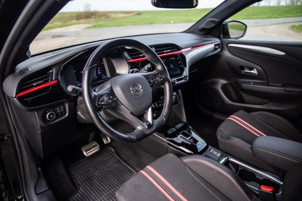 Opel Corsa 1.2 turbo gs black line / apple carplay / automaat / 360 camera 