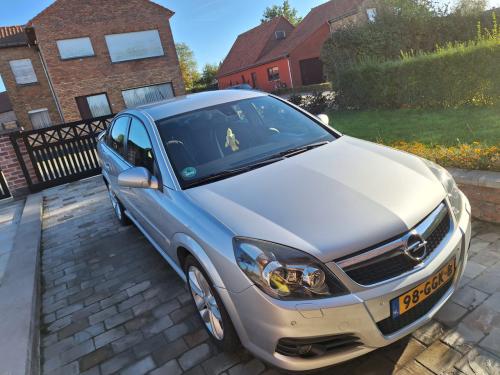 Te koop zeer mooie OPEL VECTRA GTS 1.8