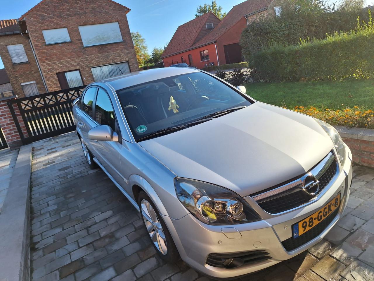 Te koop zeer mooie OPEL VECTRA GTS 1.8