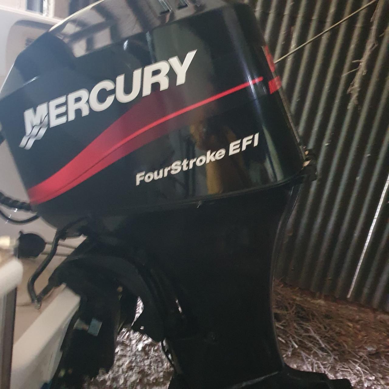 Quicksilver pilothouse 560 met 60 pk mercury + trailer bouwjaar 2003