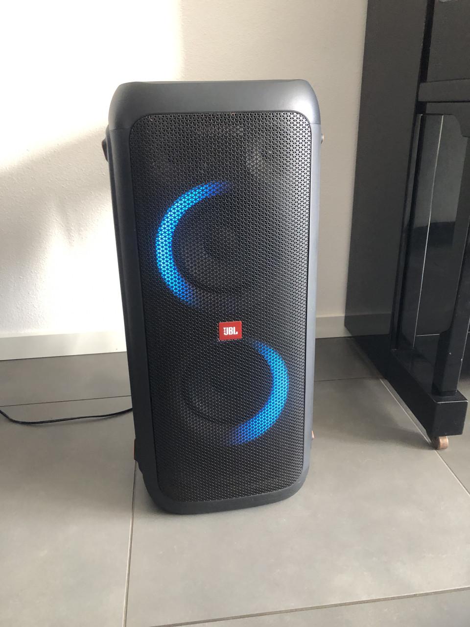 Party speaker300  JBL