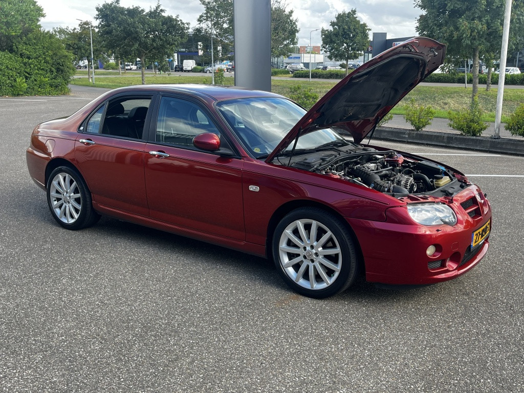 MG ZT 4.6 v8 260