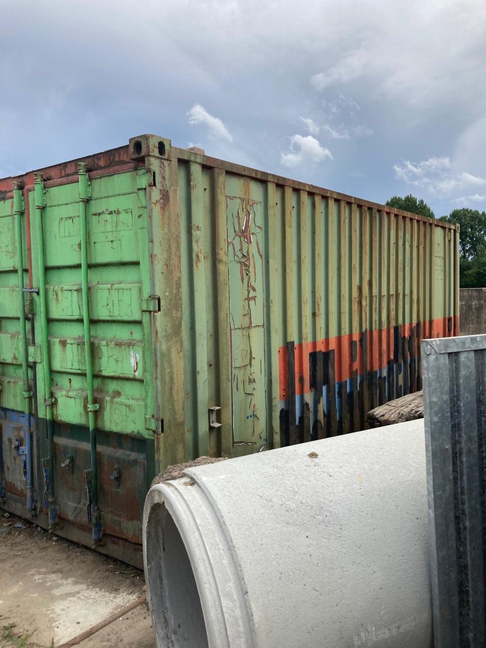 Container
