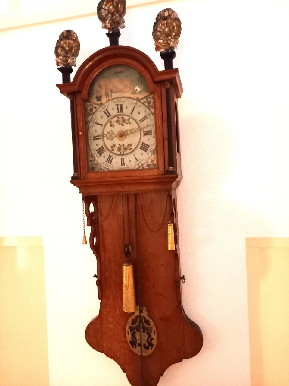 Echt antieke Friese klokken