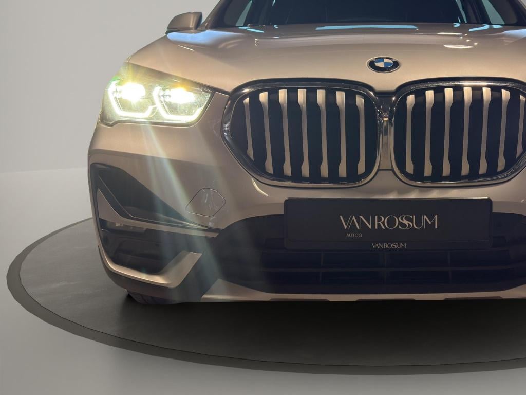 BMW X1 xdrive25e high executive x-line panorama | leder | sportstoelen | le