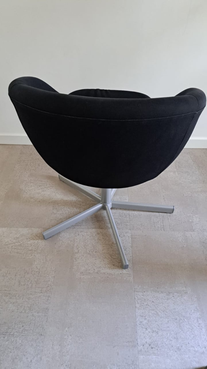 2 draaistoelen Ikea Skruvsta zwart