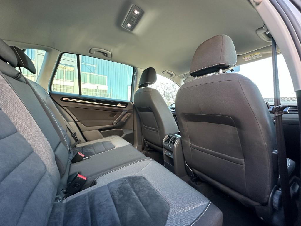 Volkswagen Golf Sportsvan 1.4 tsi highline trekhaak camera xenon dab+