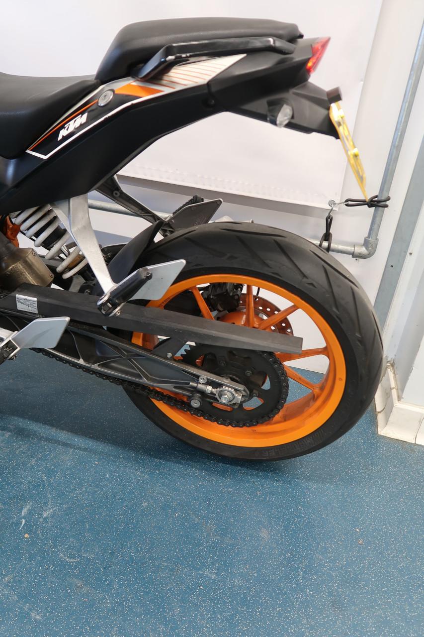 KTM 390 Duke 2013, bijzonder lage km stand