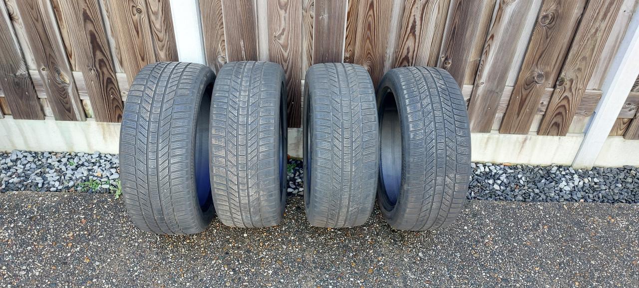 Winterbanden Continental 235/45 R18