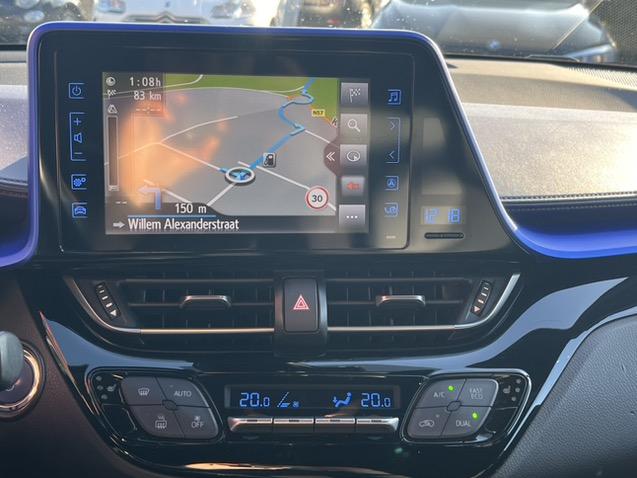 Toyota C-hr 1.8 hybrid bi-tone | leer | 18'' | camera | nav | 73.000km!