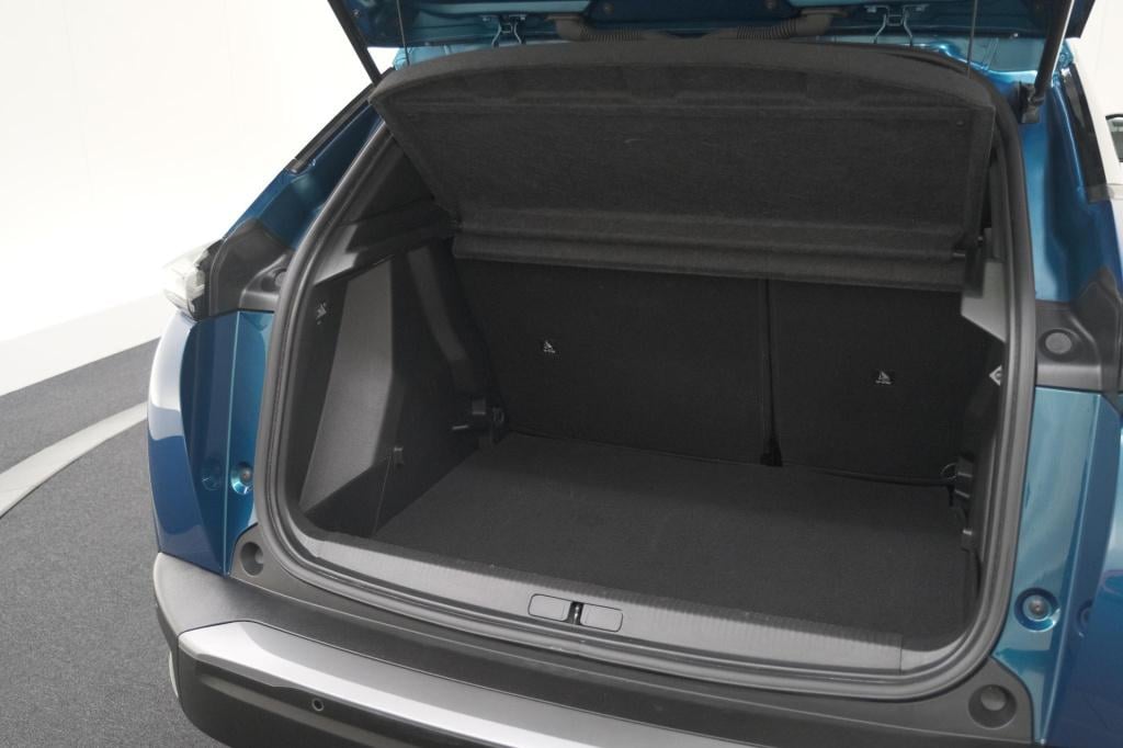 Peugeot E-2008 ev allure avantage 54 kwh | 98% soh | 11 kw lader | apple ca