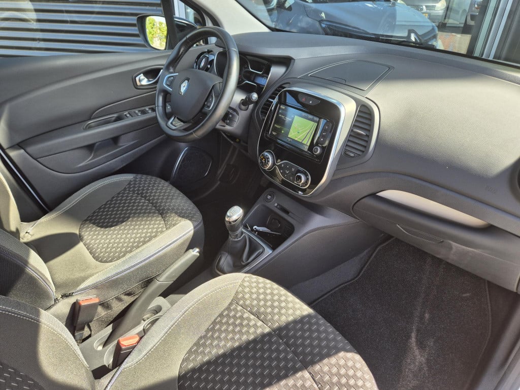 Renault Captur 1.3 tce 130 intens camera, navigatie, trekhaak, pack easy li