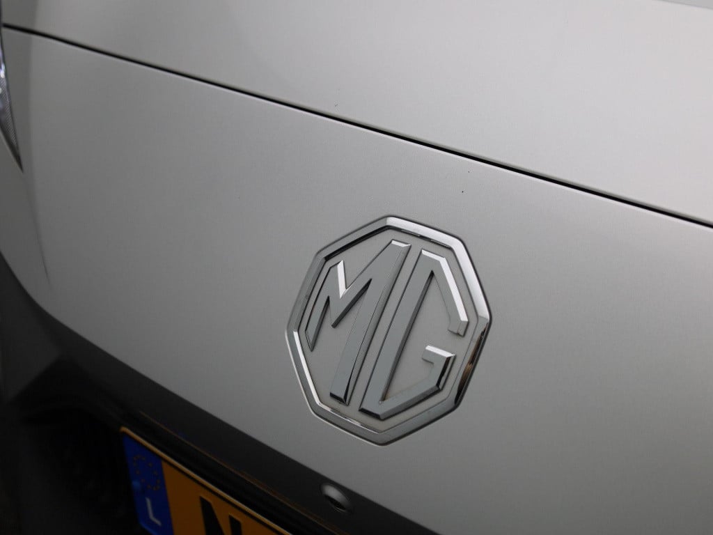 MG Mg4 64 kwh luxury | apple/carplay | camera | parkeersensoren | electrisc