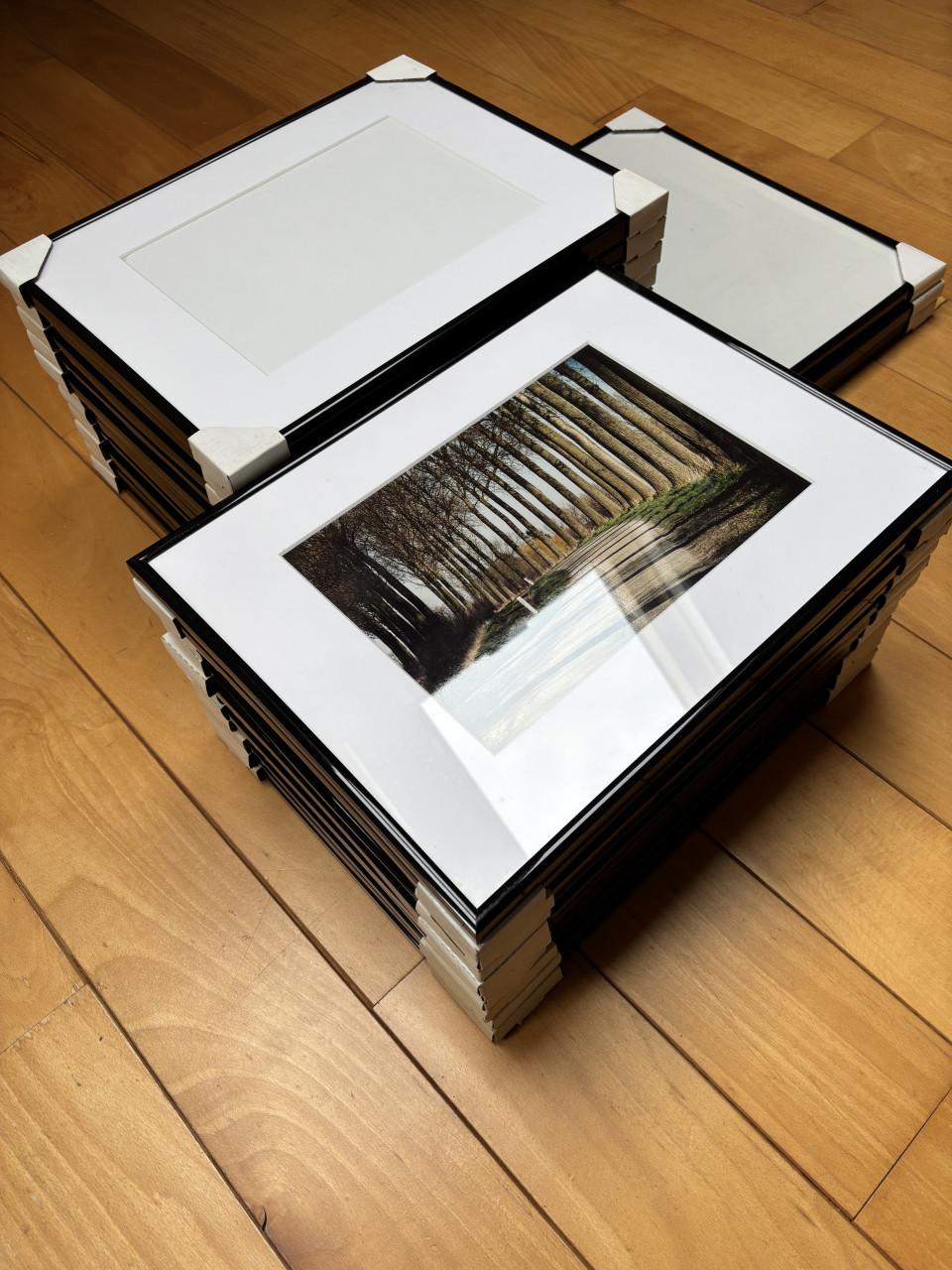 Fotolijsten ( zwart ) met passe-partout ( wit )