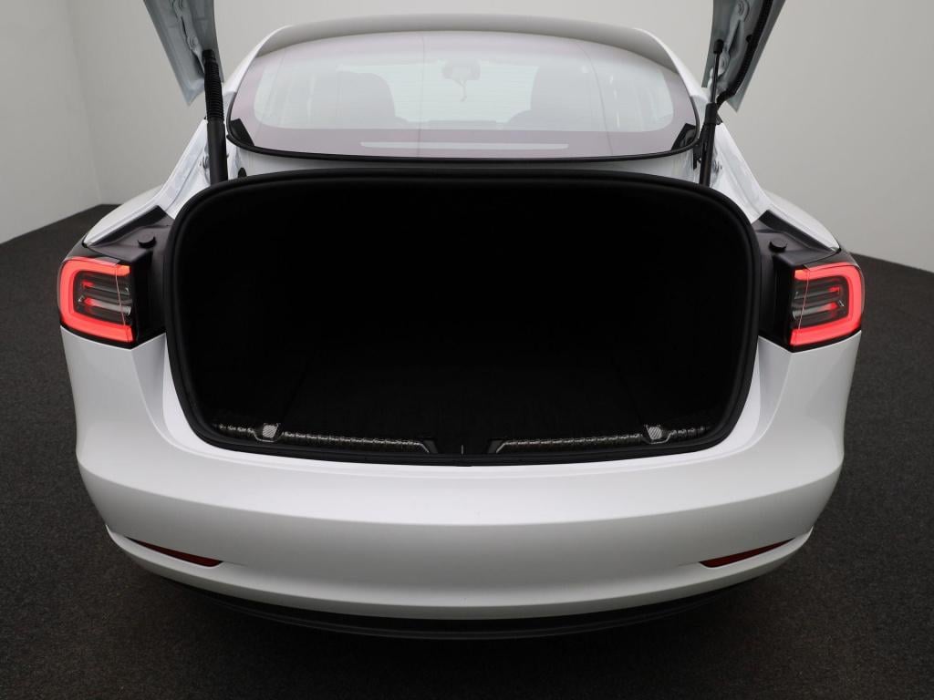 Tesla Model 3 long range rwd 75 kwh | trekhaak | warmtepomp | automaat | pa