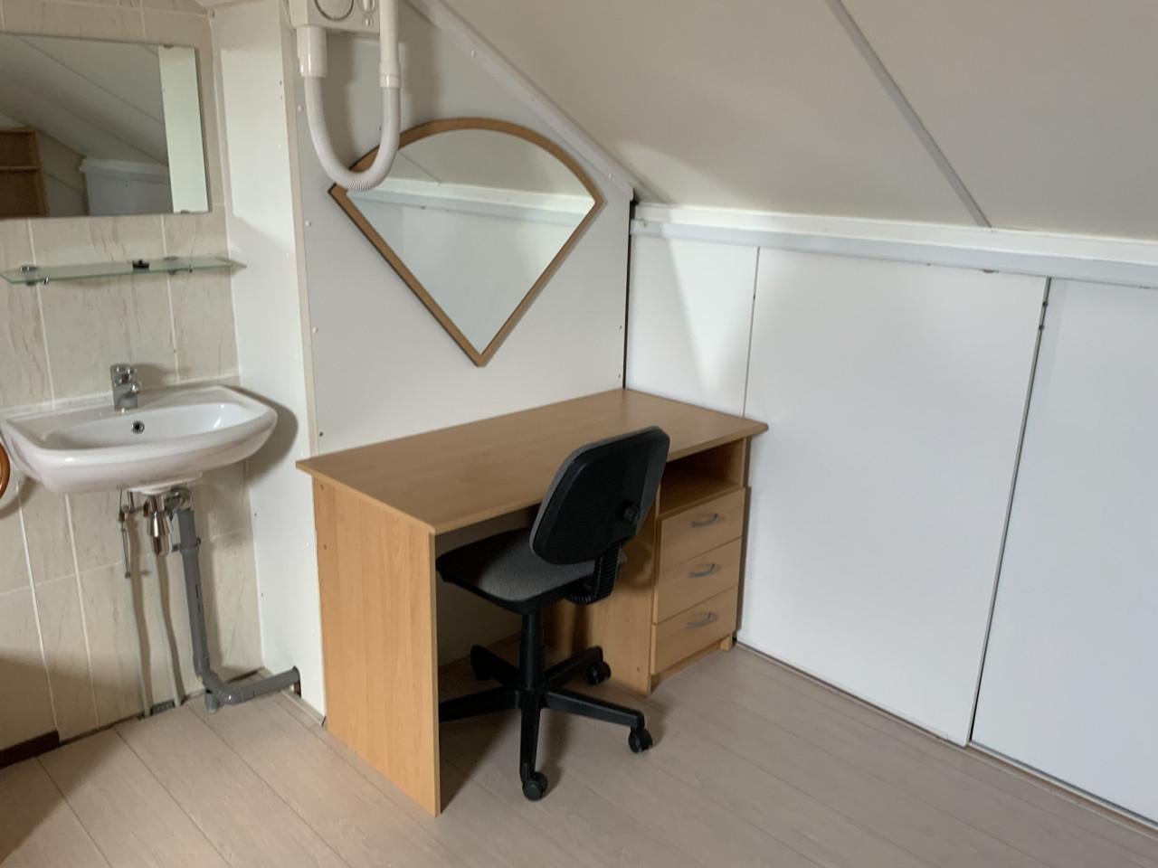 Bureau 2 x