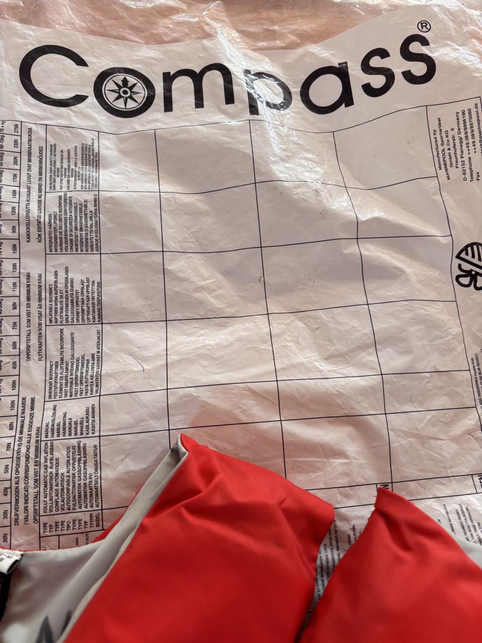 Kinderzwemvest 30-50 kilo merk Compass.