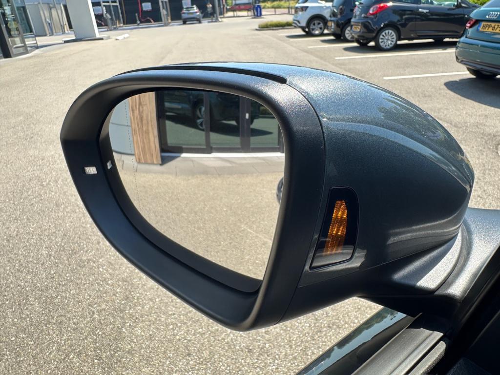 Volkswagen T-roc 1.5 tsi 150pk dsg r-line | camera | keyless | elek. achter