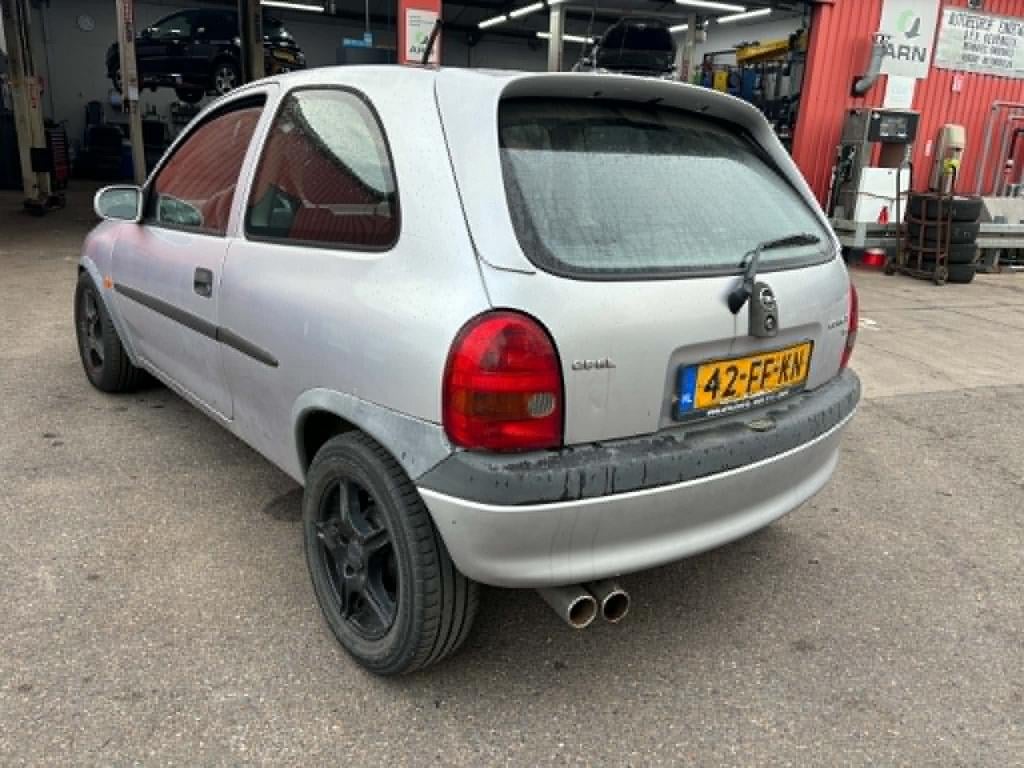 Opel Corsa 1.2i-16v onyx