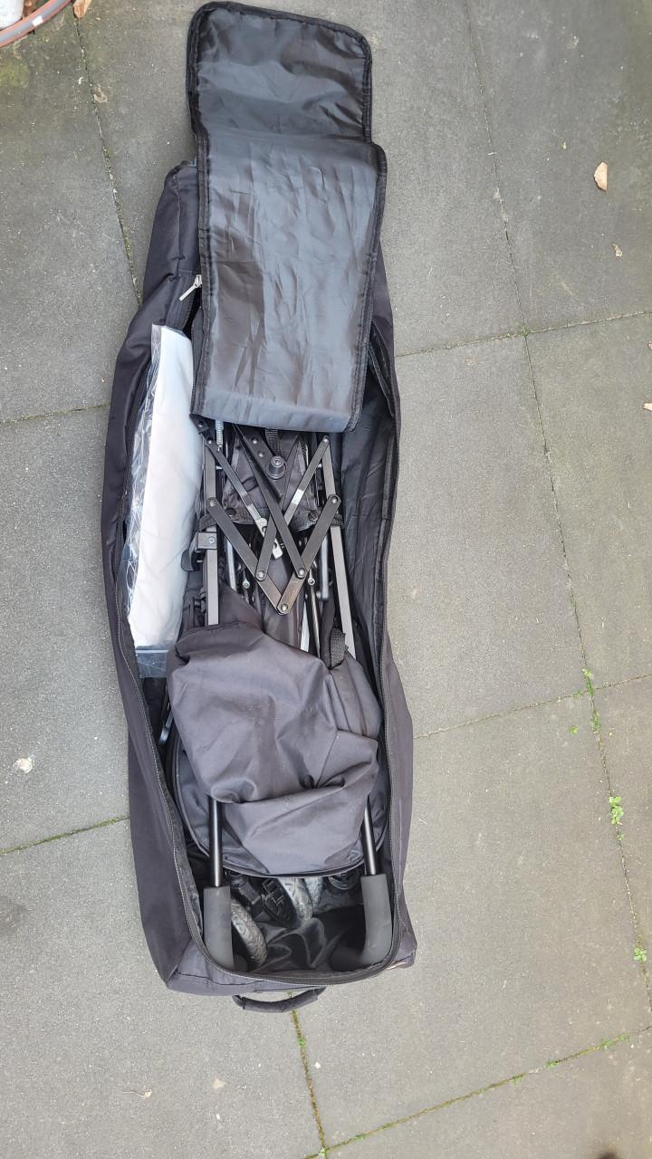 Prénatal buggy zeer compleet met reistas en regenhoes