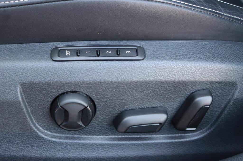 Skoda Superb combi 1.4 tsi iv laurin & klement 218pk dsg6 | soh 96,9% |