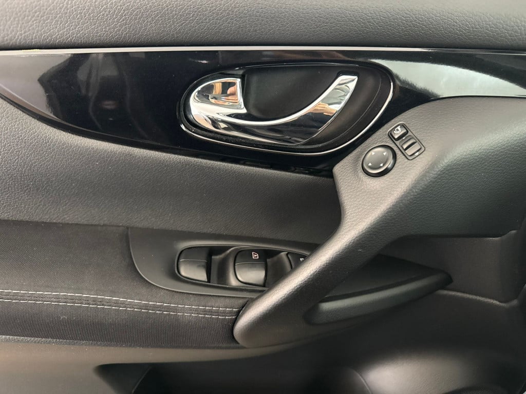 Nissan Qashqai 1.6 connect edition