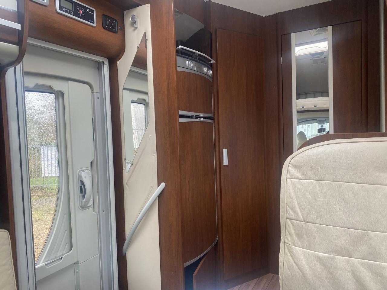 Elnagh Prince 55L  - Luxe gezinscamper vol comfort en vrijheid!