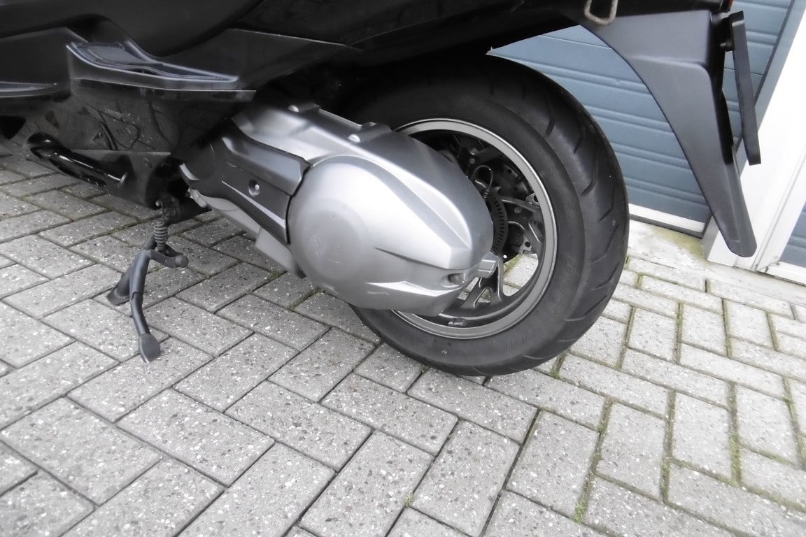 Suzuki AN400 Burgman uit 2013 met ABS, nette motorscooter, rijklaar €2795,-