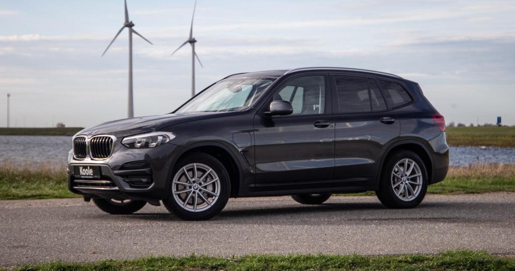 BMW X3 xdrive30e high executive bruin leer / panorama dak / automaat / plug
