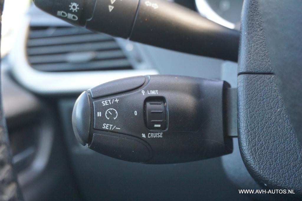 Peugeot 207 1.4-16v xr