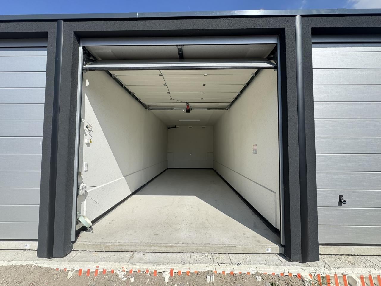 TE HUUR | XXL Garageboxen in Wissenkerke