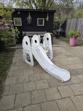 Schommel/glijbaan speeltoestel
