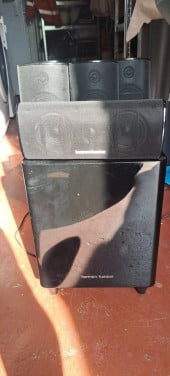 Harman kardon speaker set.