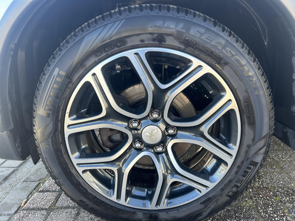 Mitsubishi Outlander 2.0 phev executive edition x-line