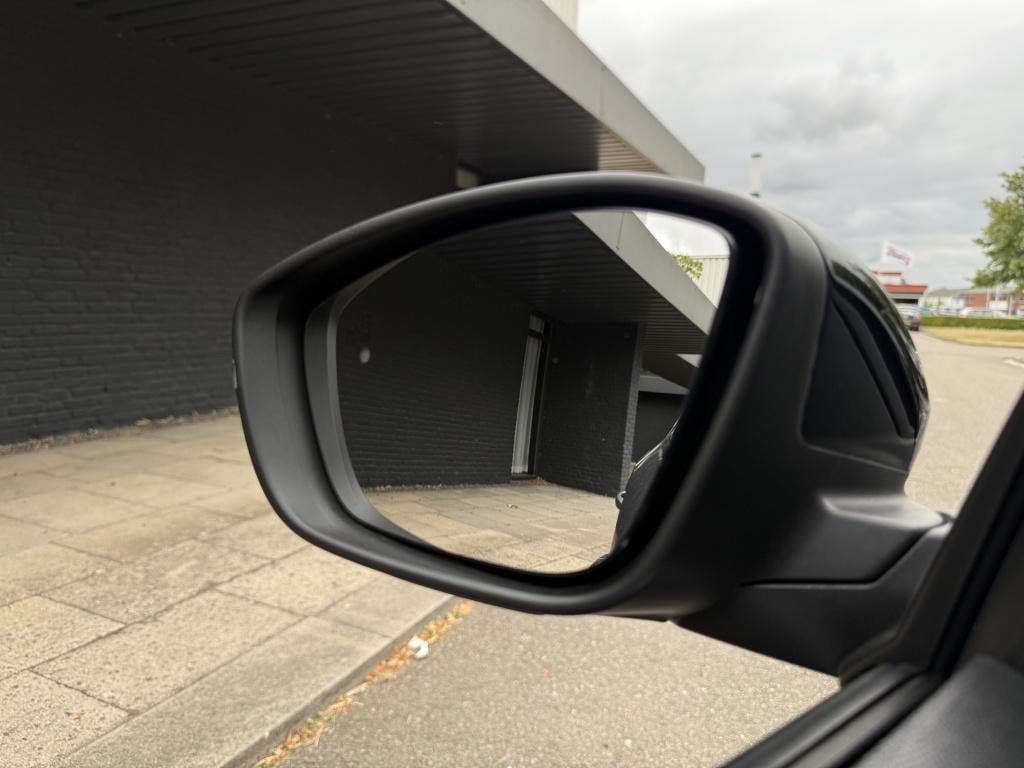 Opel Corsa 1.2 gs line - 17.750km! -